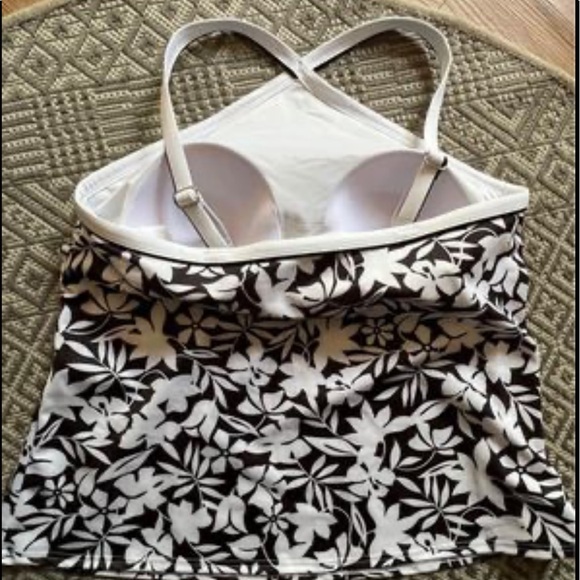 Lands End 18W tankini swimsuit top. Brand New. - Picture 2 of 2